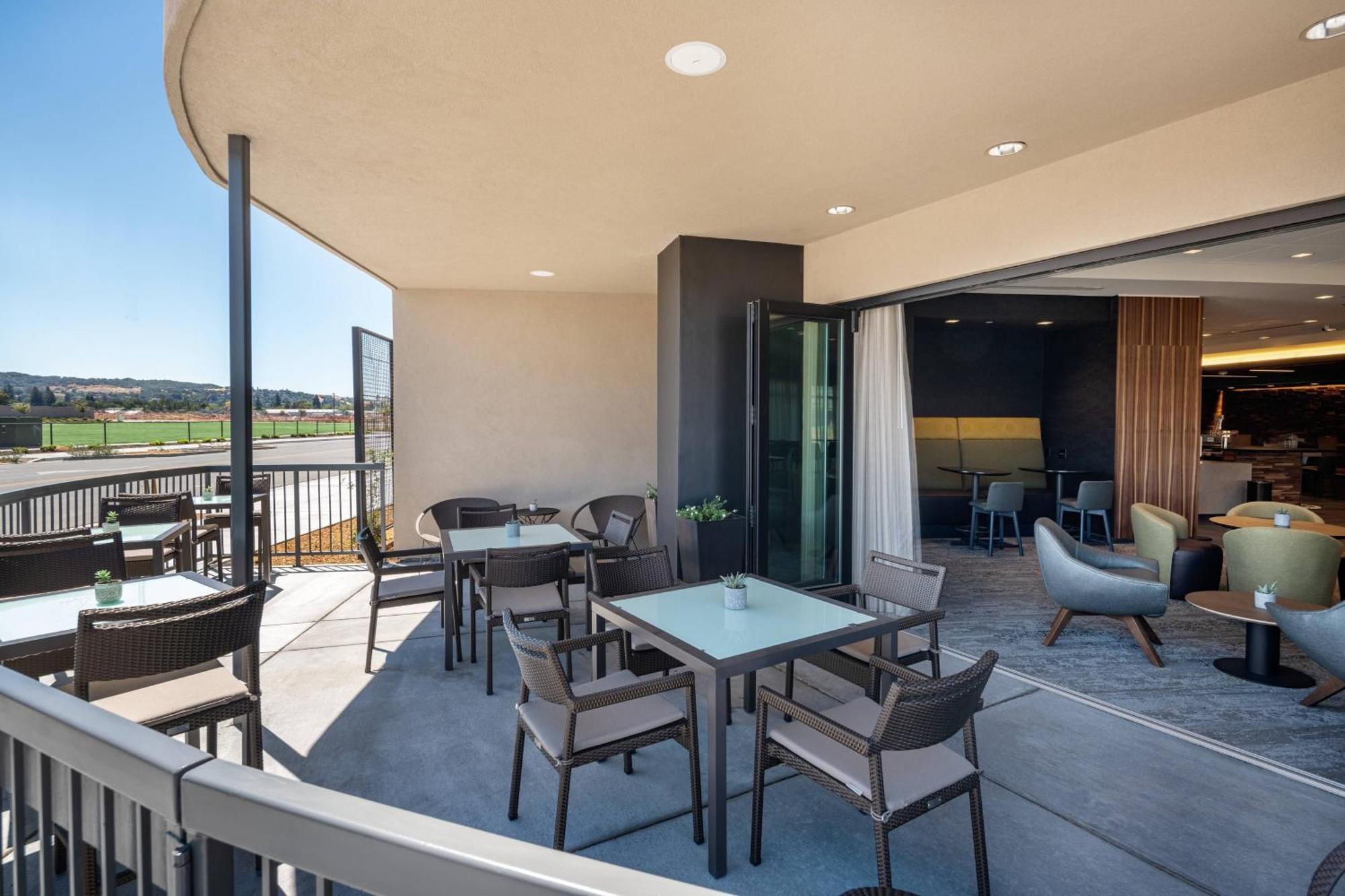 Hotel Courtyard By Marriott Petaluma Sonoma County Exterior foto