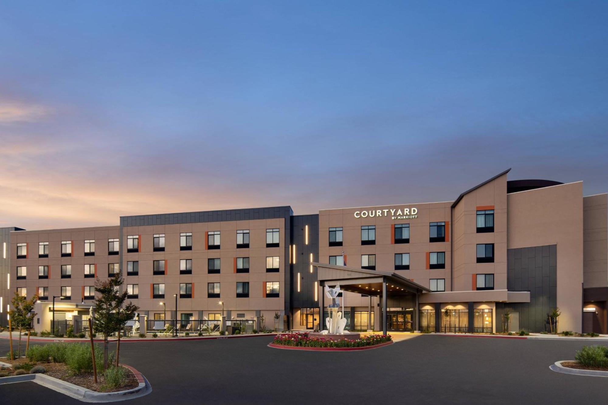 Hotel Courtyard By Marriott Petaluma Sonoma County Exterior foto