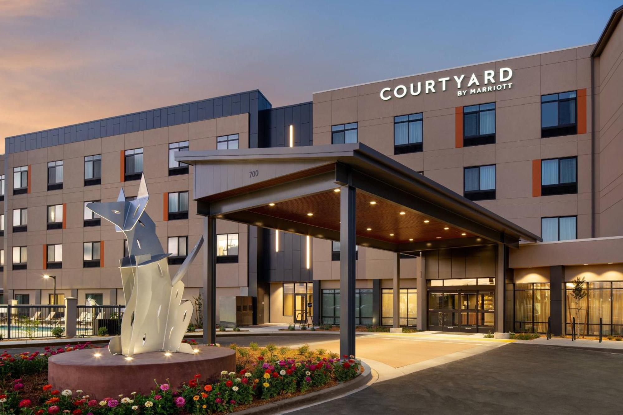 Hotel Courtyard By Marriott Petaluma Sonoma County Exterior foto